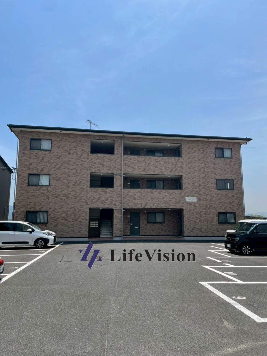 閑静な住宅地にある、ファミリーにもオススメの2LDK！！