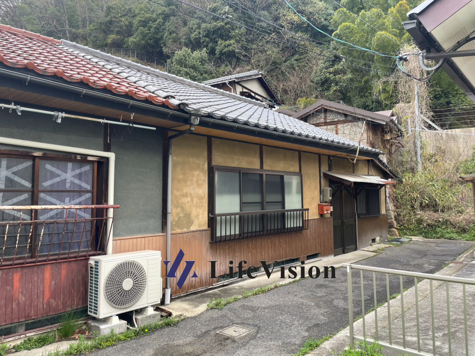 バイク置き場やDIY道具の倉庫としてオススメです♪